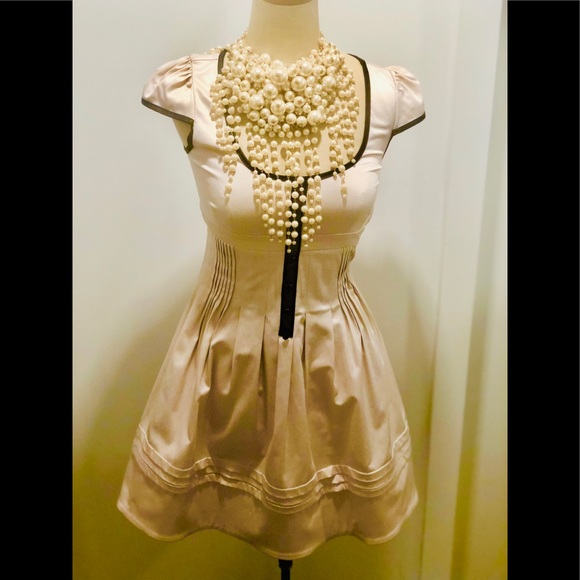 Corset top scoop neck pink dress with cap sleeve and flare bottom - Picture 6 of 8